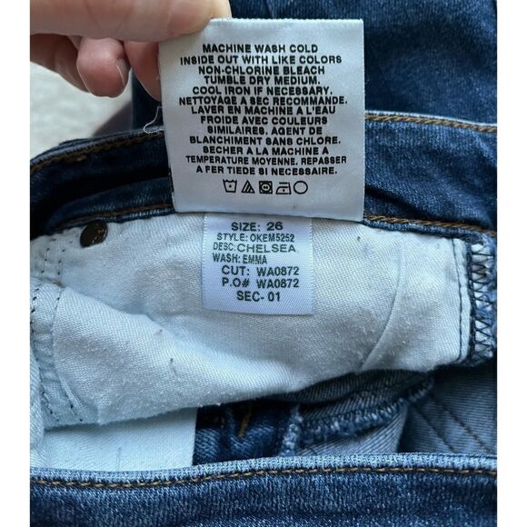Joe's Jeans Skinny Chelsea Cut Emma Wash Denim, Size 26 - Picture 7 of 14